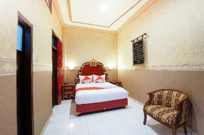 Oyo 231 Hotel Andita Syariah Surabaya Buitenkant foto