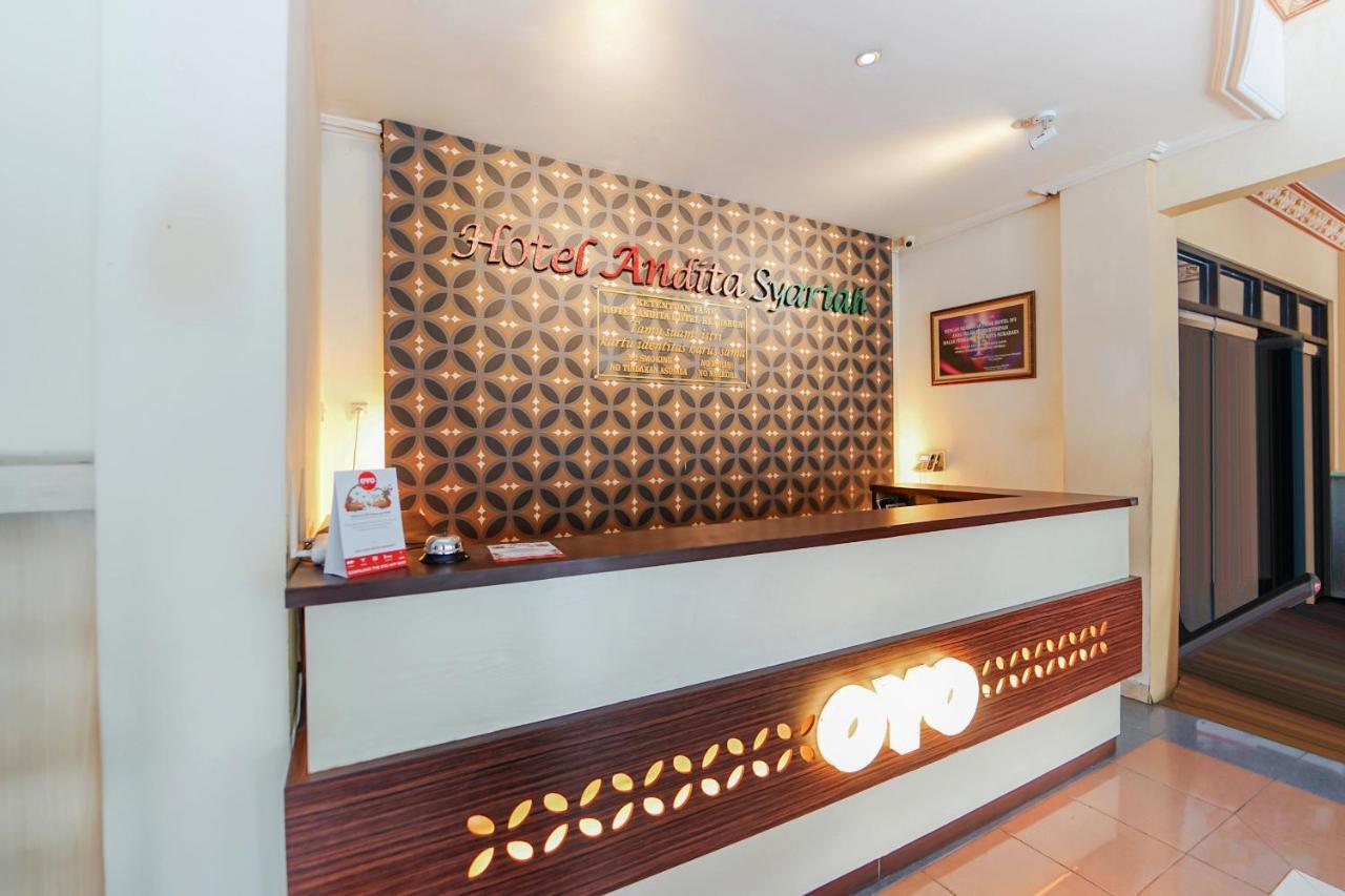 Oyo 231 Hotel Andita Syariah Surabaya Buitenkant foto