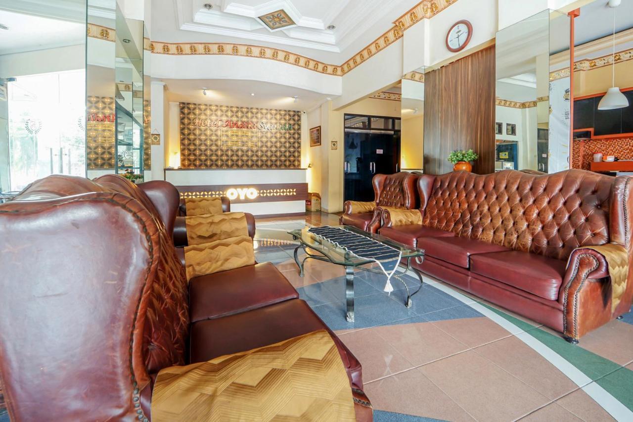 Oyo 231 Hotel Andita Syariah Surabaya Buitenkant foto