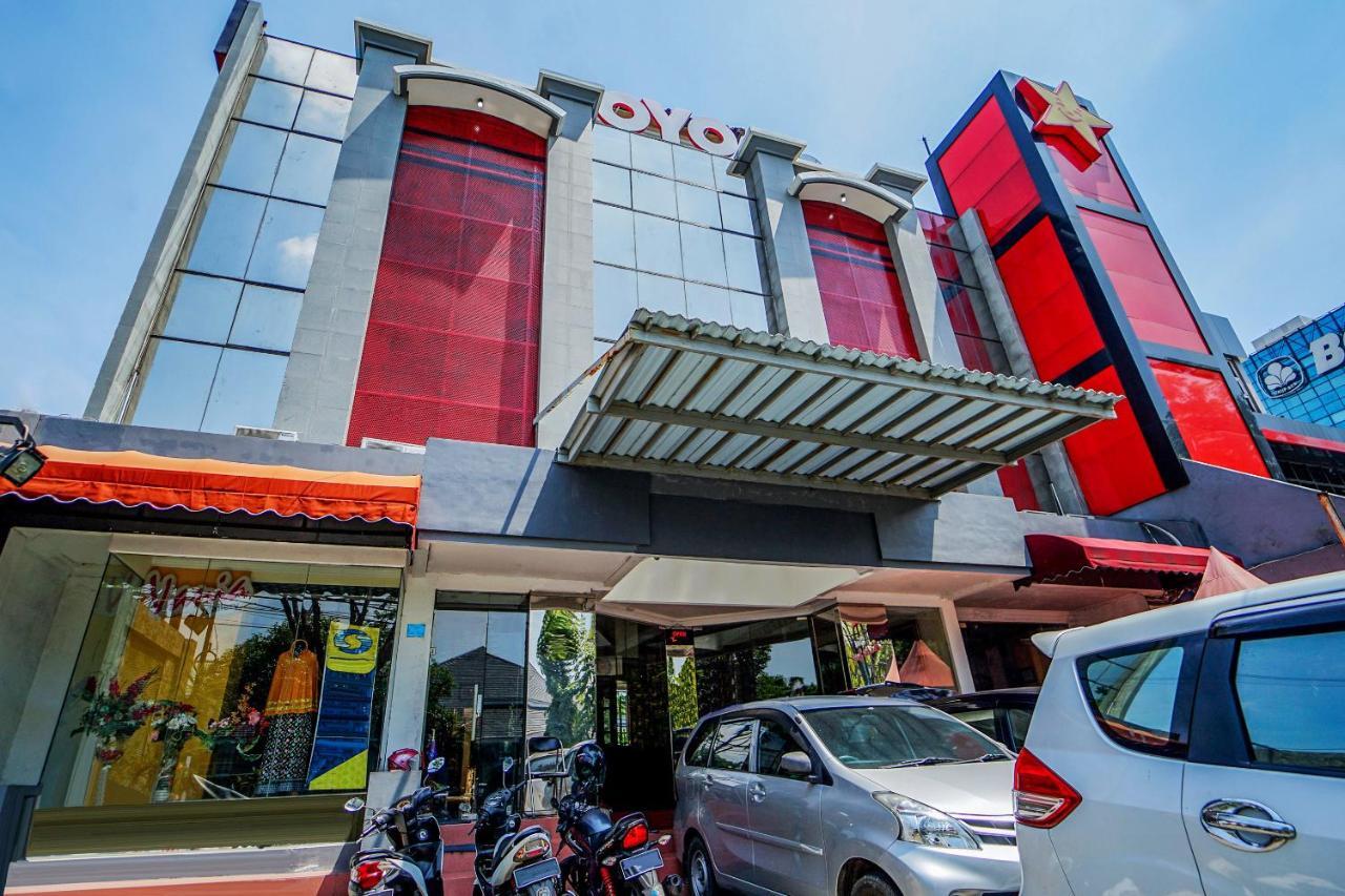 Oyo 231 Hotel Andita Syariah Surabaya Buitenkant foto