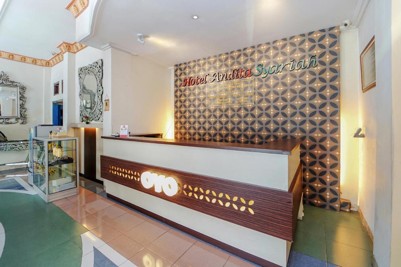 Oyo 231 Hotel Andita Syariah Surabaya Buitenkant foto