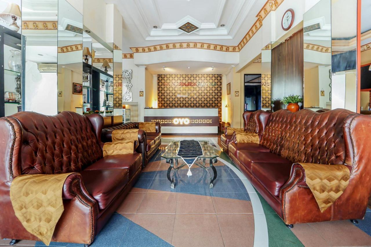 Oyo 231 Hotel Andita Syariah Surabaya Buitenkant foto