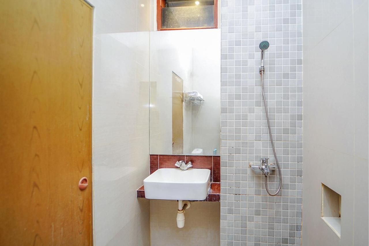Oyo 231 Hotel Andita Syariah Surabaya Kamer foto