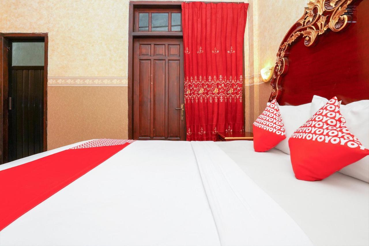 Oyo 231 Hotel Andita Syariah Surabaya Buitenkant foto